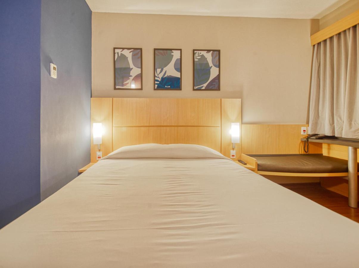Hus Hotel Dourados Eksteriør bilde