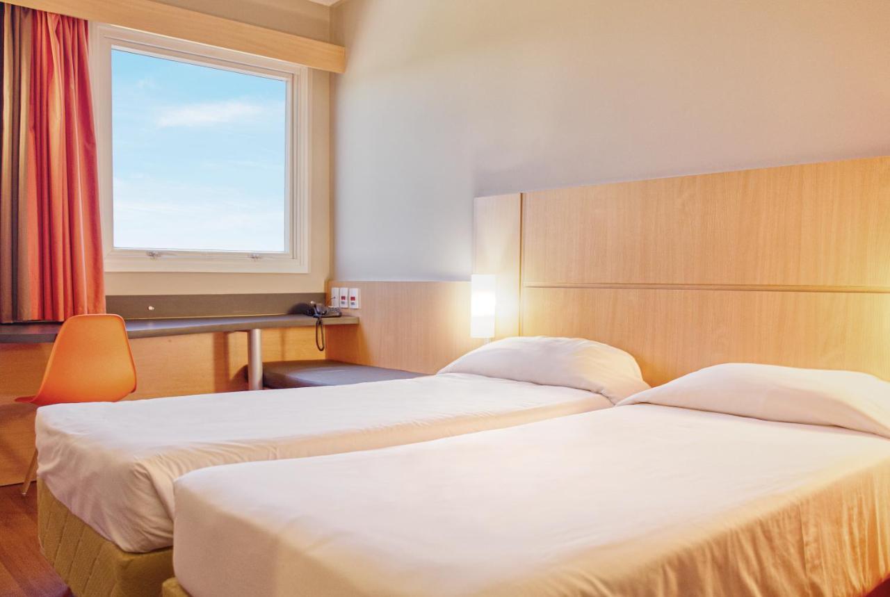 Hus Hotel Dourados Eksteriør bilde