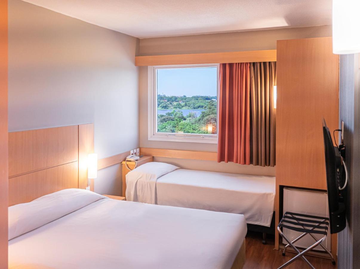 Hus Hotel Dourados Eksteriør bilde