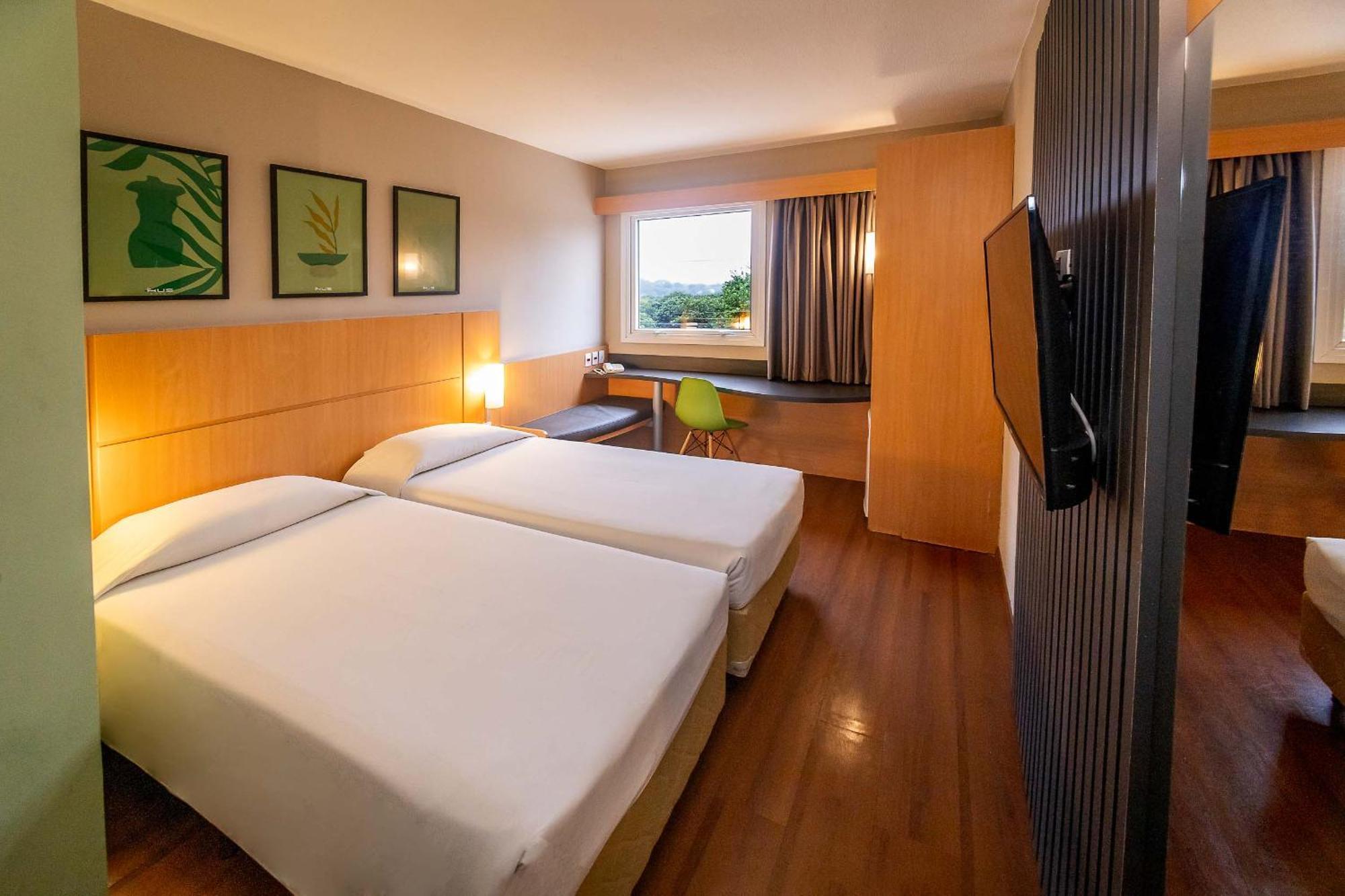 Hus Hotel Dourados Eksteriør bilde