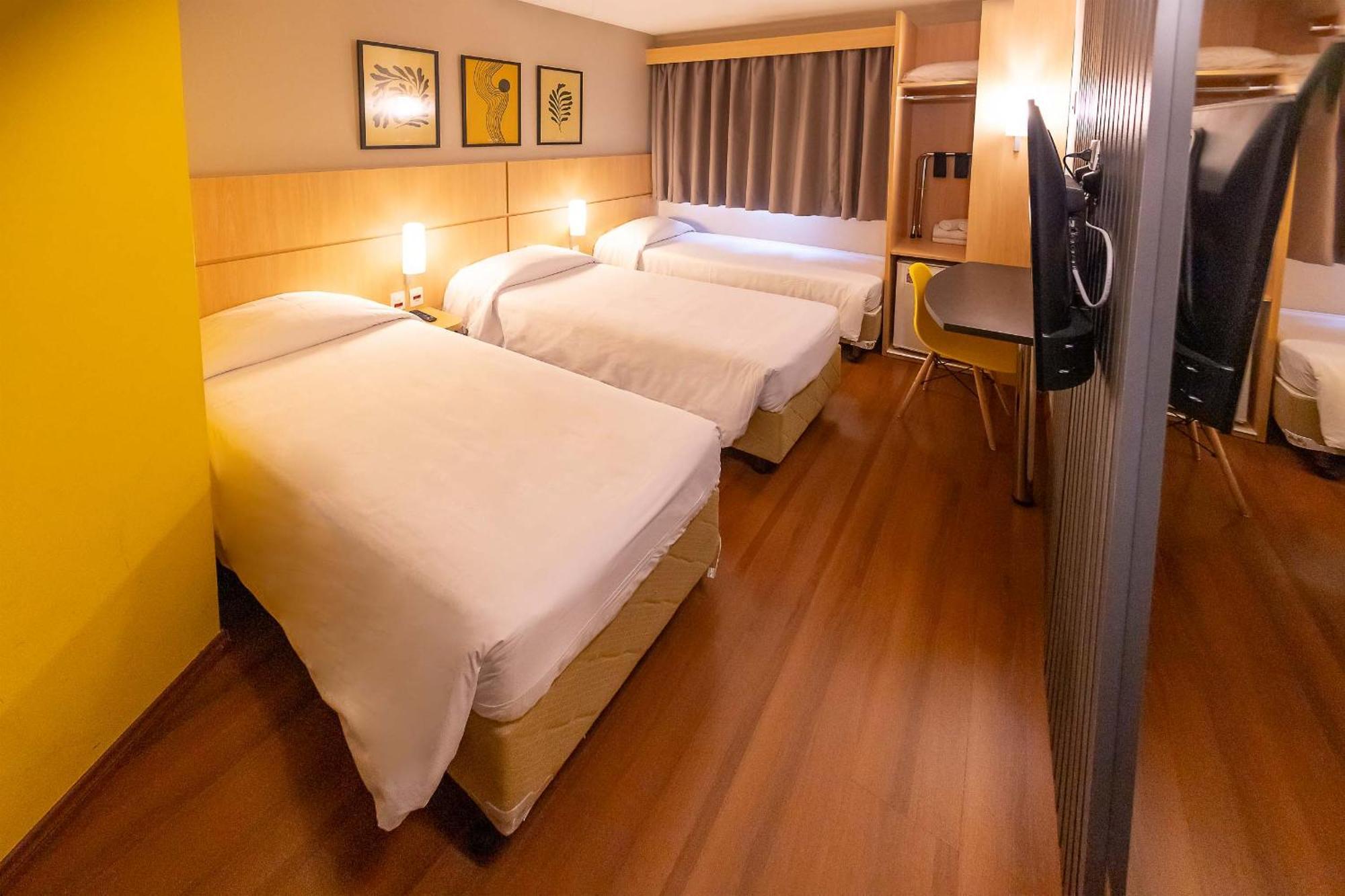 Hus Hotel Dourados Eksteriør bilde